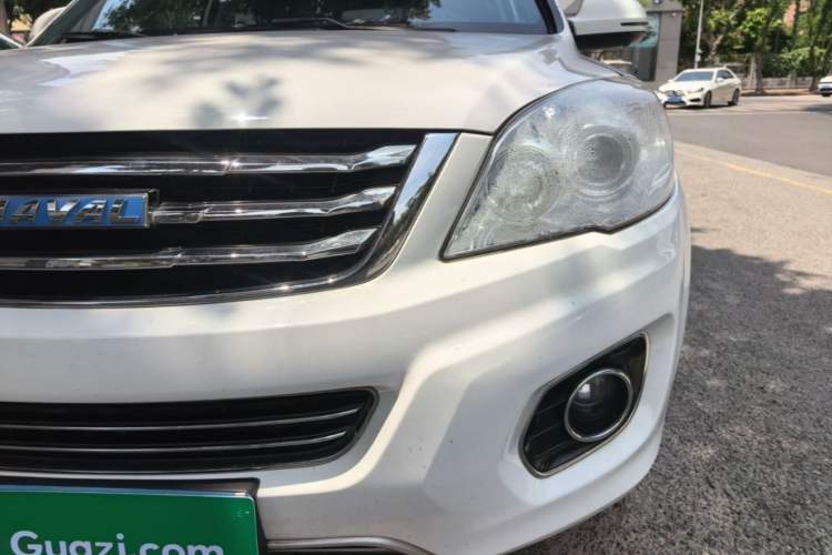 Used Haval H6 2016 Upgraded Model 1.5T Manual Two-Wheel Drive Elite Version Left Front Headlight