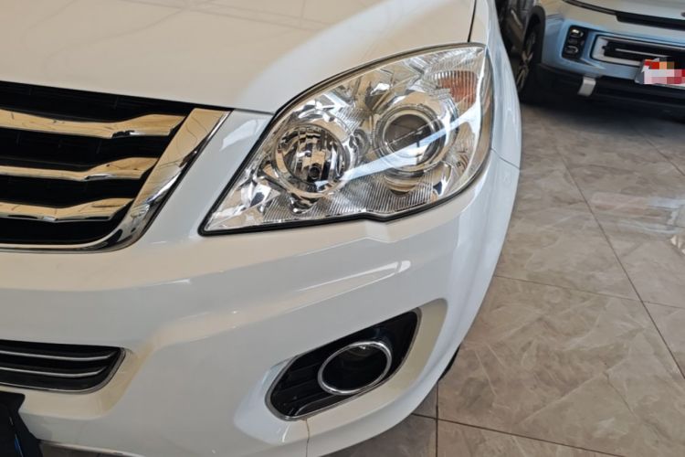 Used Haval H6 2016 Upgraded Model 1.5T Manual Two-Wheel Drive Elite Version Left Front Headlight