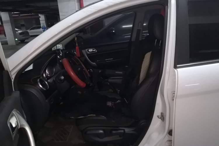 Used Haval H6 2016 Upgraded Model 1.5T Manual Two-Wheel Drive Urban Version Left Front Seat