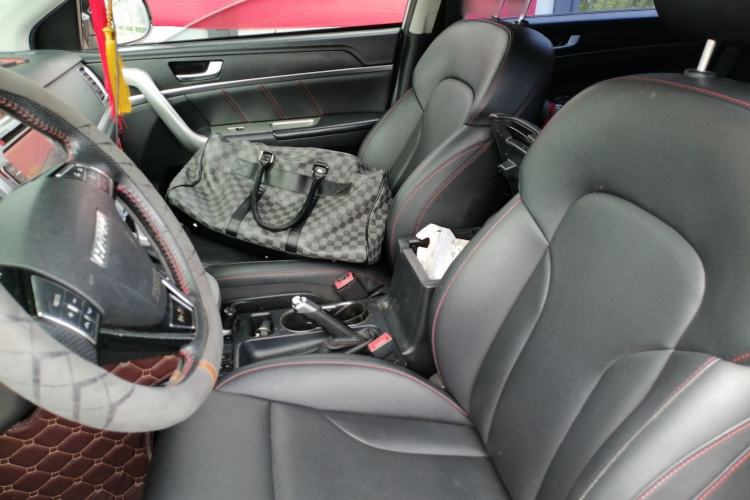 Used Haval H6 2016 Upgraded Model 1.5T Automatic Two-Wheel Drive Elite Version Left Front Seat