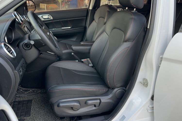 Used Haval H6 2016 Upgraded Model 1.5T Manual Two-Wheel Drive Urban Version Left Front Seat