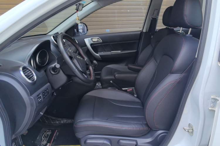Used Haval H6 2016 Upgraded Model 1.5T Manual Two-Wheel Drive Elite Version Left Front Seat