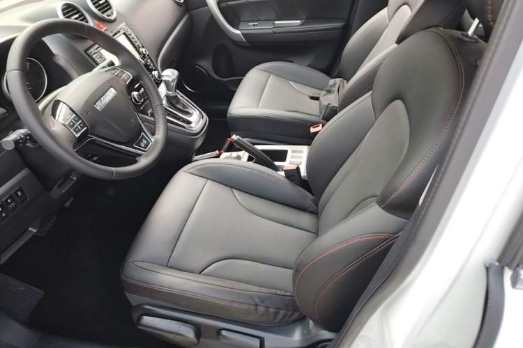 Used Haval H6 2016 Upgraded Model 1.5T Automatic Two-Wheel Drive Elite Version Left Front Seat