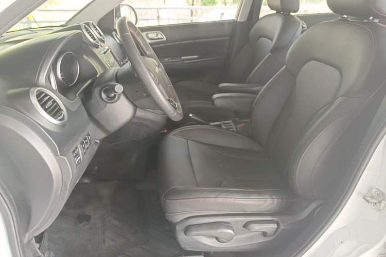 Used Haval H6 2016 Upgraded Model 1.5T Automatic Two-Wheel Drive Elite Version Left Front Seat