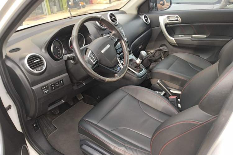 Used Haval H6 2016 Upgraded Model 1.5T Manual Two-Wheel Drive Elite Version Left Front Seat