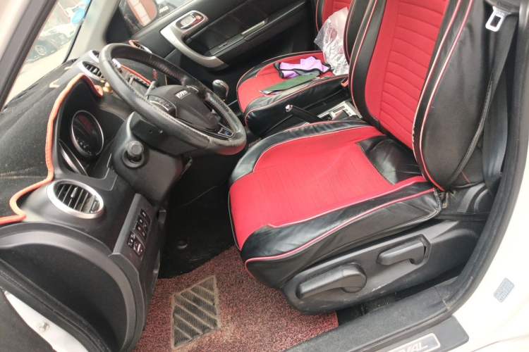 Used Haval H6 2016 Upgraded Model 1.5T Manual Two-Wheel Drive Elite Version Left Front Seat