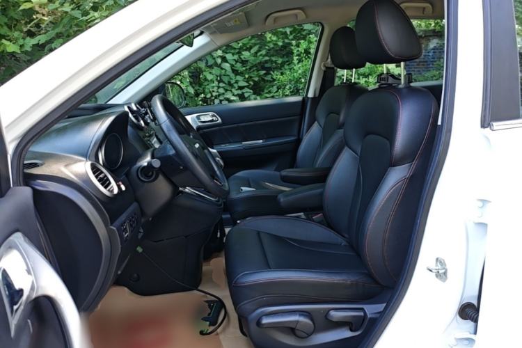 Used Haval H6 2016 Upgraded Model 1.5T Manual Two-Wheel Drive Urban Version Left Front Seat