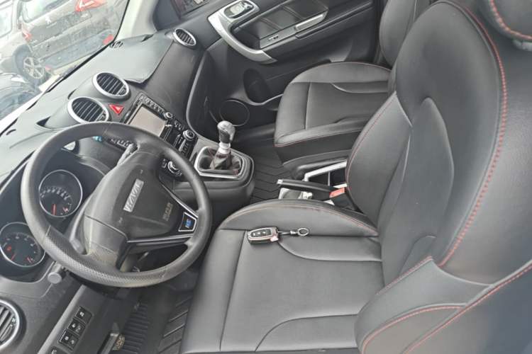 Used Haval H6 2016 Upgraded Model 1.5T Manual Two-Wheel Drive Urban Version Left Front Seat