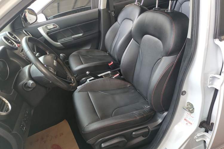 Used Haval H6 2016 Upgraded Model 1.5T Manual Two-Wheel Drive Elite Version Left Front Seat