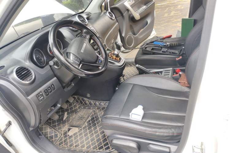 Used Haval H6 2016 Upgraded Model 1.5T Manual Two-Wheel Drive Elite Version Left Front Seat