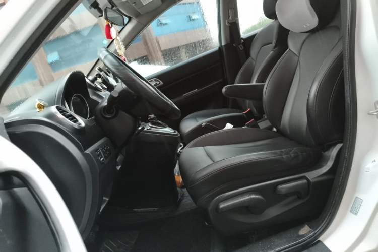 Used Haval H6 2016 Upgraded Model 1.5T Automatic Two-Wheel Drive Elite Version Left Front Seat