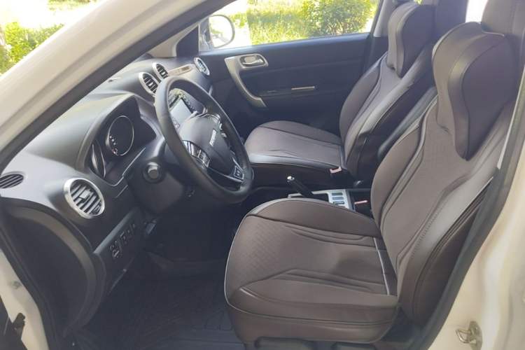 Used Haval H6 2016 Upgraded Model 1.5T Automatic Two-Wheel Drive Elite Version Left Front Seat