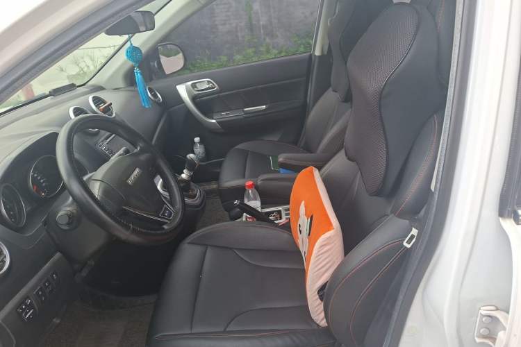 Used Haval H6 2016 Upgraded Model 1.5T Manual Two-Wheel Drive Urban Version Left Front Seat