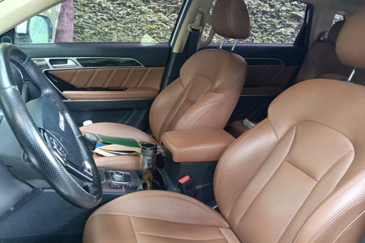 Used Haval H6 2016 Upgraded Model 1.5T Manual Two-Wheel Drive Urban Version Left Front Seat