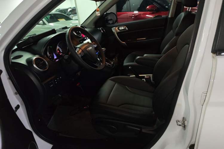 Used Haval H6 2016 Upgraded Model 1.5T Automatic Two-Wheel Drive Elite Version Left Front Seat