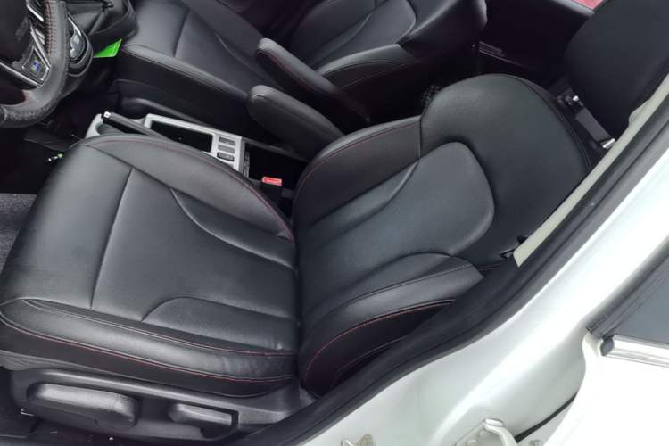 Used Haval H6 2016 Upgraded Model 1.5T Automatic Two-Wheel Drive Elite Version Left Front Seat