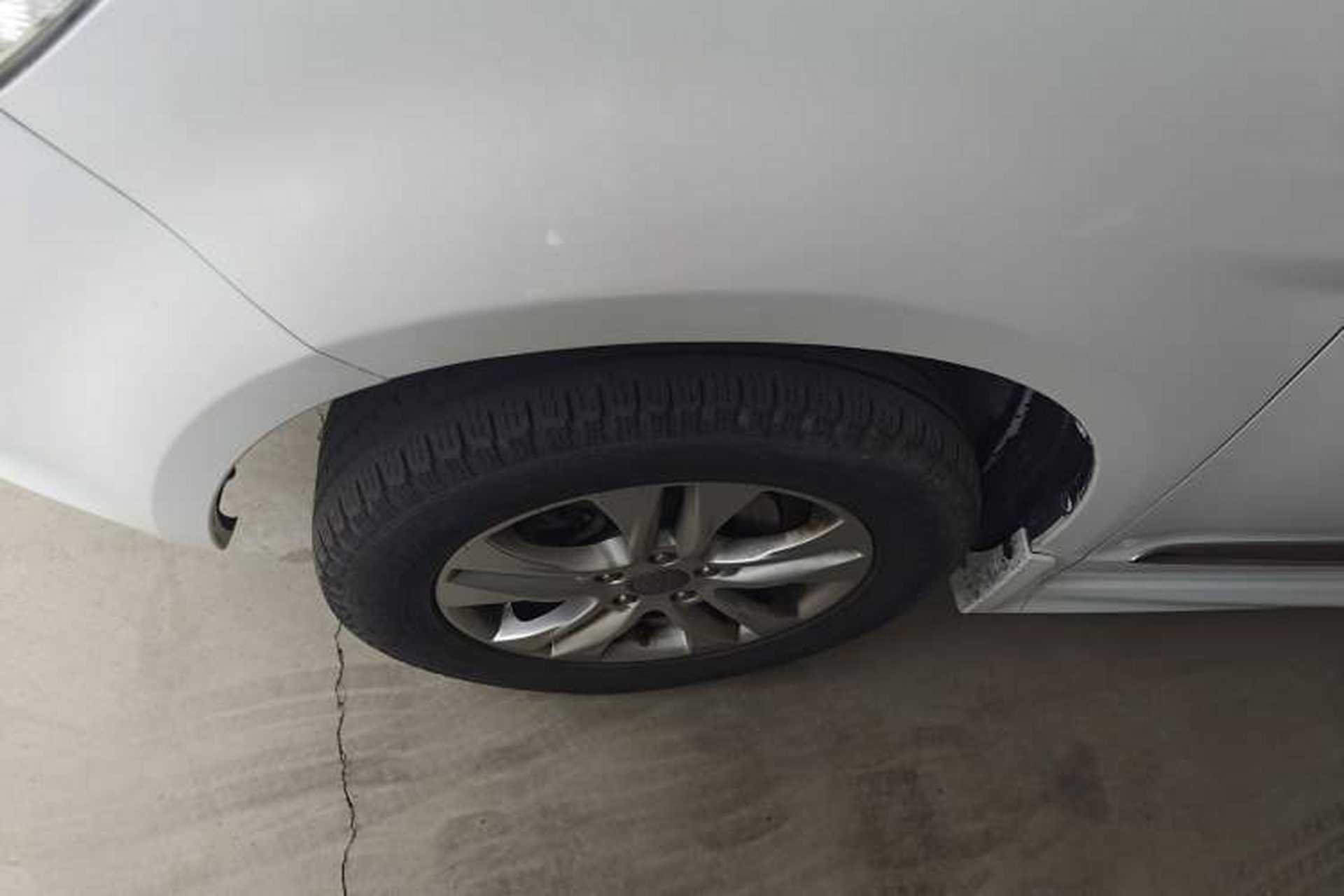 Used Haval H6 2016 Upgraded Model 1.5T Manual Two-Wheel Drive Urban Version Left Front Wheel Hub