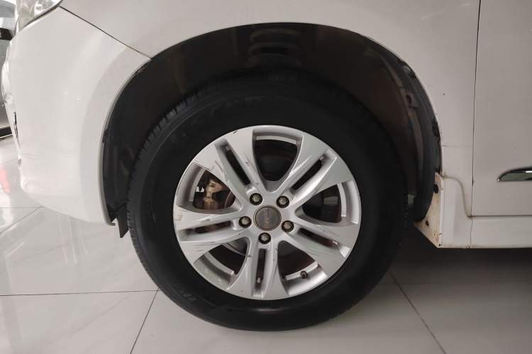 Used Haval H6 2016 Upgraded Model 1.5T Automatic Two-Wheel Drive Elite Version Left Front Wheel Hub