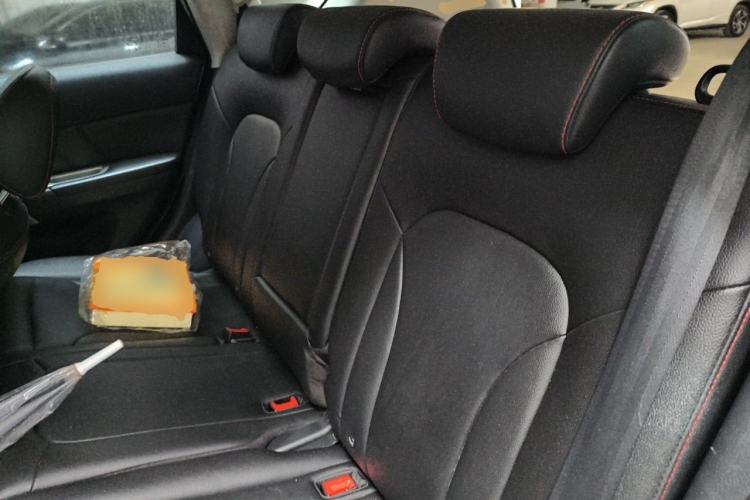 Used Haval H6 2016 Upgraded Model 1.5T Automatic Two-Wheel Drive Elite Version Left Rear Seat