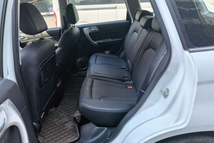 Used Haval H6 2016 Upgraded Model 1.5T Automatic Two-Wheel Drive Elite Version Left Rear Seat