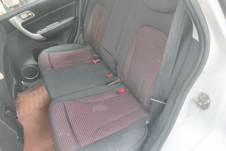 Used Haval H6 2016 Upgraded Model 1.5T Manual Two-Wheel Drive Urban Version Left Rear Seat