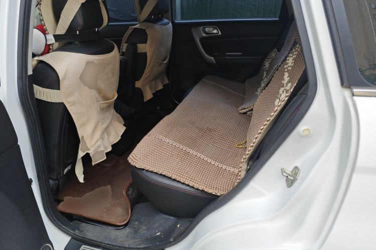 Used Haval H6 2016 Upgraded Model 1.5T Automatic Two-Wheel Drive Elite Version Left Rear Seat