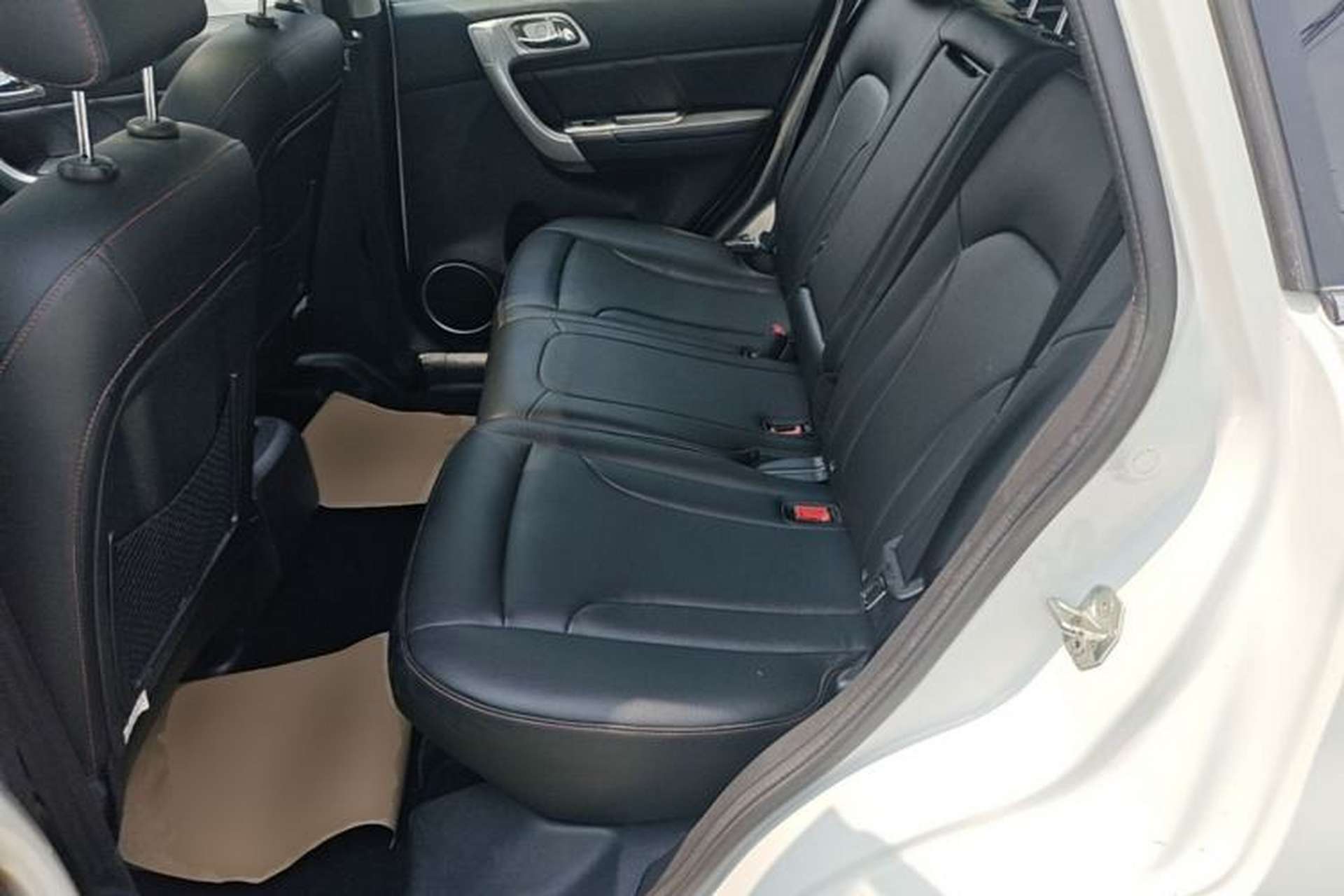 Used Haval H6 2016 Upgraded Model 1.5T Automatic Two-Wheel Drive Elite Version Left Rear Seat