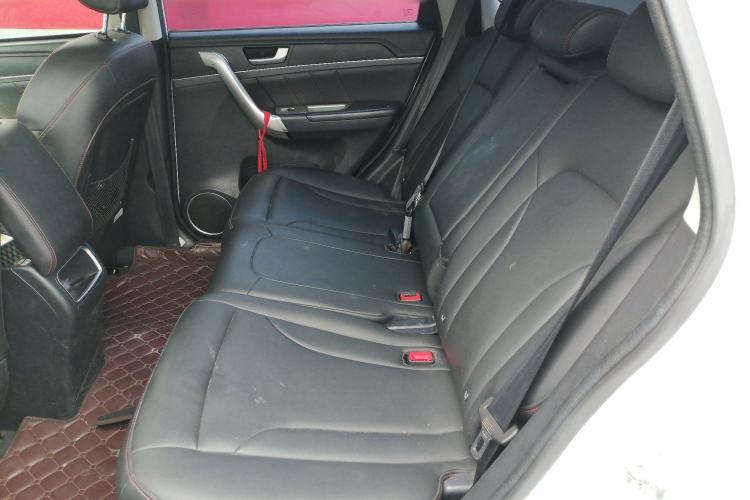 Used Haval H6 2016 Upgraded Model 1.5T Automatic Two-Wheel Drive Elite Version Left Rear Seat