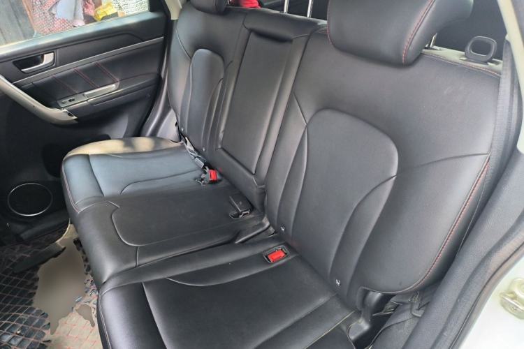 Used Haval H6 2016 Upgraded Model 1.5T Automatic Two-Wheel Drive Elite Version Left Rear Seat