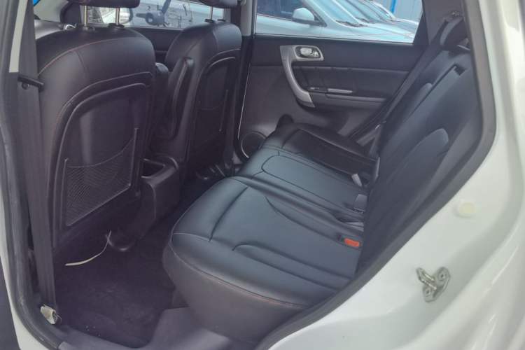 Used Haval H6 2016 Upgraded Model 1.5T Automatic Two-Wheel Drive Elite Version Left Rear Seat