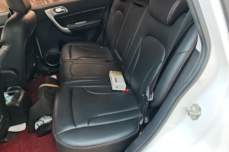 Used Haval H6 2016 Upgraded Model 1.5T Manual Two-Wheel Drive Urban Version Left Rear Seat