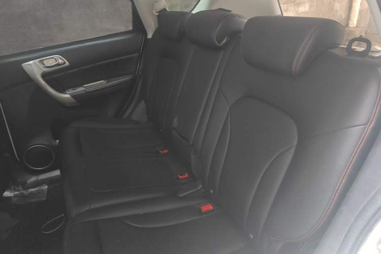 Used Haval H6 2016 Upgraded Model 1.5T Automatic Two-Wheel Drive Elite Version Left Rear Seat