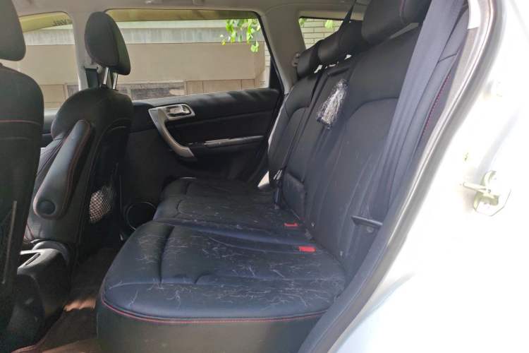 Used Haval H6 2016 Upgraded Model 1.5T Manual Two-Wheel Drive Elite Version Left Rear Seat