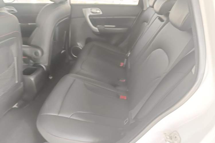 Used Haval H6 2016 Upgraded Model 1.5T Automatic Two-Wheel Drive Elite Version Left Rear Seat