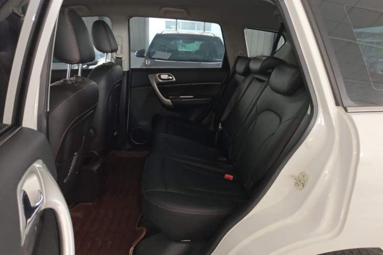 Used Haval H6 2016 Upgraded Model 1.5T Manual Two-Wheel Drive Urban Version Left Rear Seat
