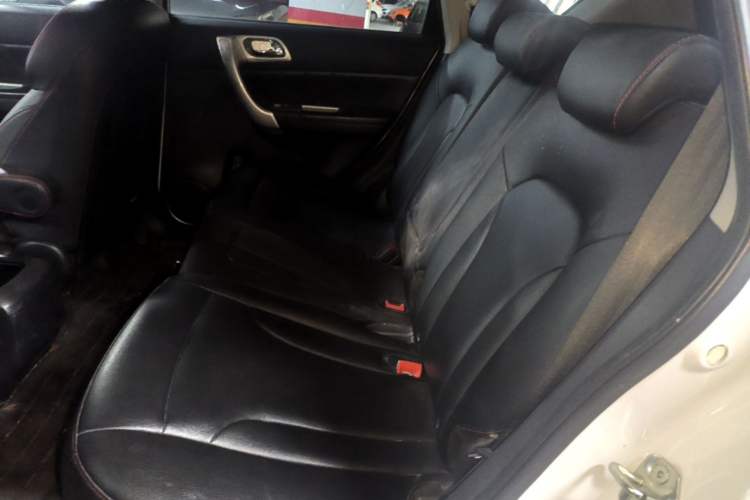 Used Haval H6 2016 Upgraded Model 1.5T Automatic Two-Wheel Drive Elite Version Left Rear Seat