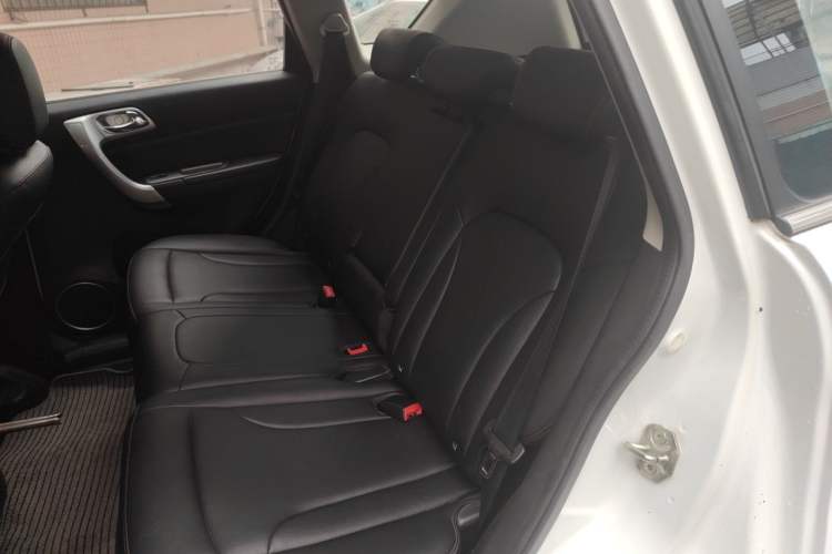 Used Haval H6 2016 Upgraded Model 1.5T Manual Two-Wheel Drive Elite Version Left Rear Seat