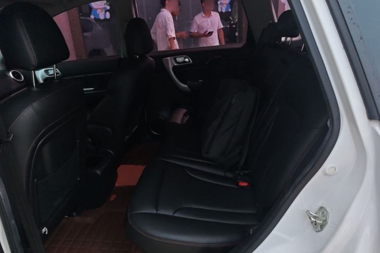 Used Haval H6 2016 Upgraded Model 1.5T Manual Two-Wheel Drive Urban Version Left Rear Seat