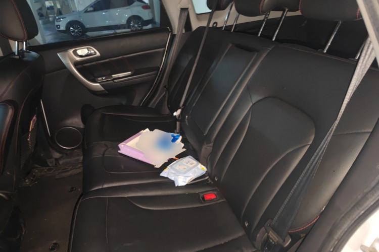 Used Haval H6 2016 Upgraded Model 1.5T Manual Two-Wheel Drive Elite Version Left Rear Seat