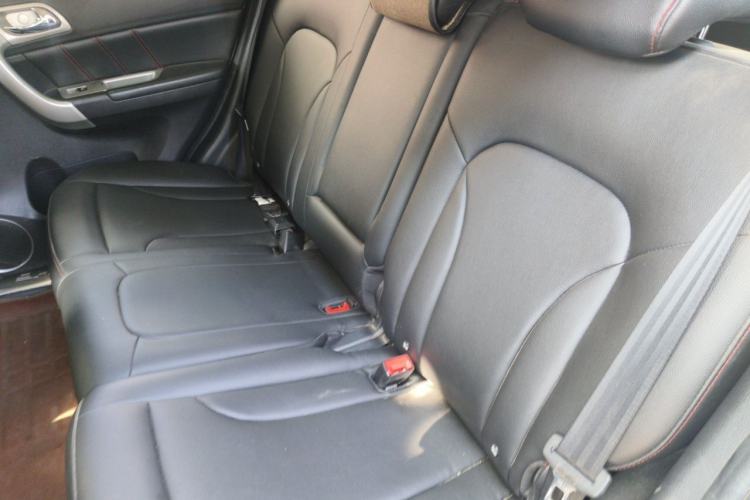 Used Haval H6 2016 Upgraded Model 1.5T Manual Two-Wheel Drive Urban Version Left Rear Seat