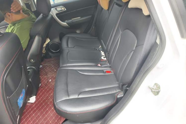 Used Haval H6 2016 Upgraded Model 1.5T Automatic Two-Wheel Drive Elite Version Left Rear Seat