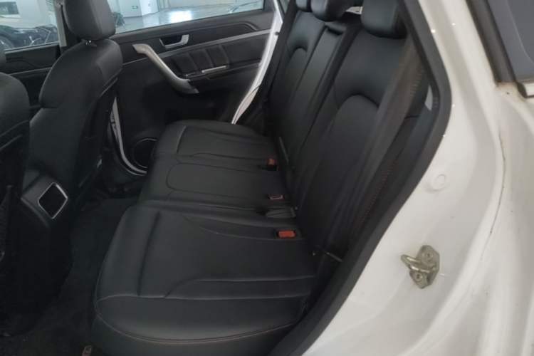 Used Haval H6 2016 Upgraded Model 1.5T Automatic Two-Wheel Drive Elite Version Left Rear Seat