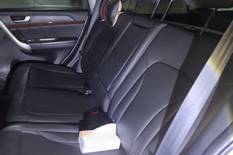 Used Haval H6 2016 Upgraded Model 1.5T Manual Two-Wheel Drive Prestige Version Left Rear Seat