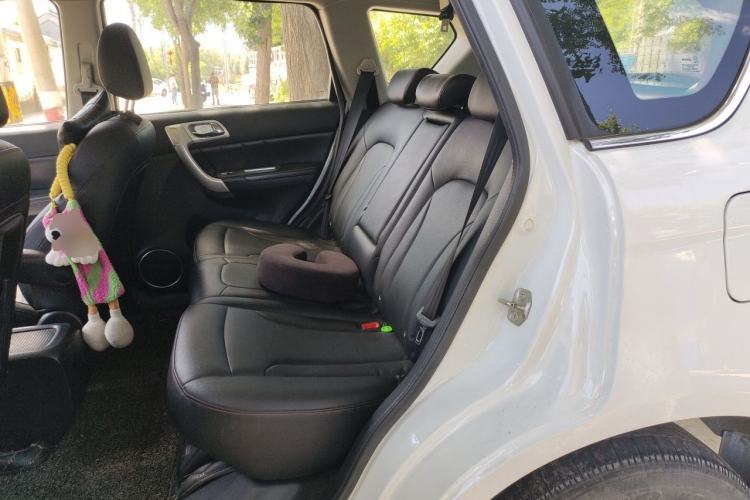 Used Haval H6 2016 Upgraded Model 1.5T Automatic Two-Wheel Drive Elite Version Left Rear Seat