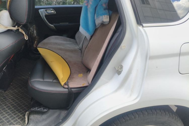 Used Haval H6 2016 Upgraded Model 1.5T Automatic Two-Wheel Drive Elite Version Left Rear Seat