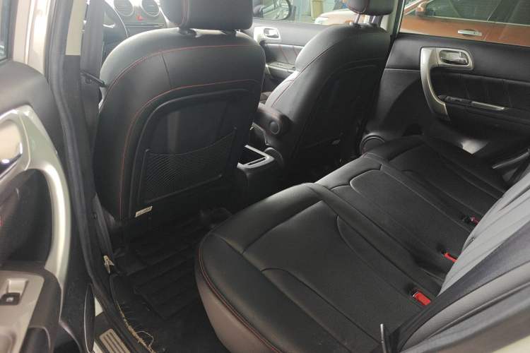 Used Haval H6 2016 Upgraded Model 1.5T Manual Two-Wheel Drive Urban Version Left Rear Seat
