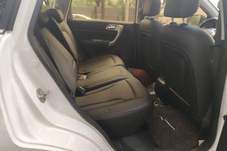 Used Haval H6 2016 Upgraded Model 1.5T Automatic Two-Wheel Drive Elite Version Left Rear Seat