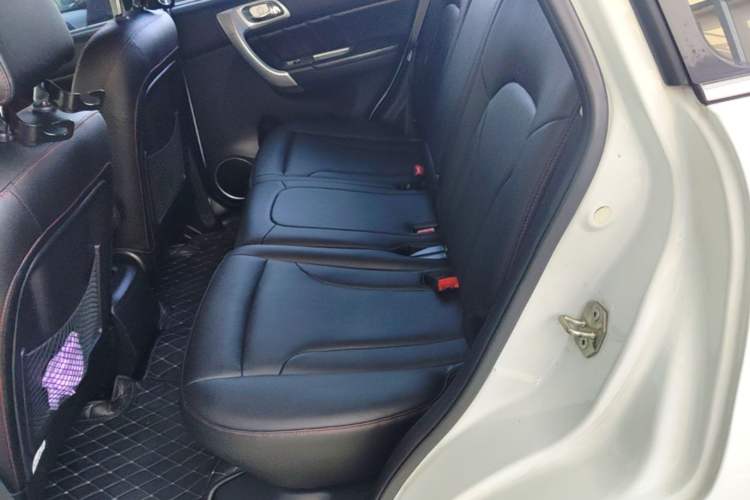 Used Haval H6 2016 Upgraded Model 1.5T Automatic Two-Wheel Drive Elite Version Left Rear Seat