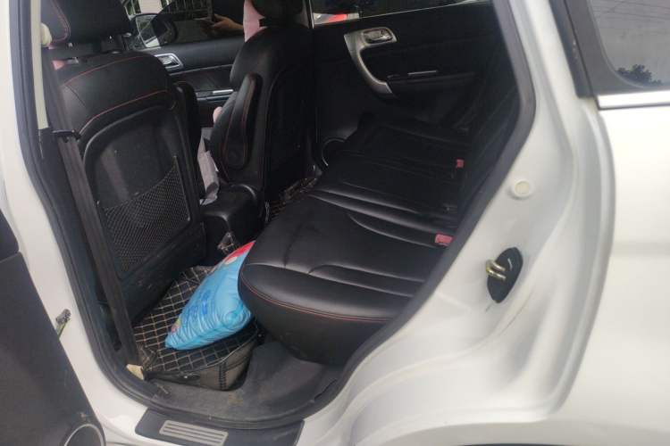 Used Haval H6 2016 Upgraded Model 1.5T Automatic Two-Wheel Drive Elite Version Left Rear Seat