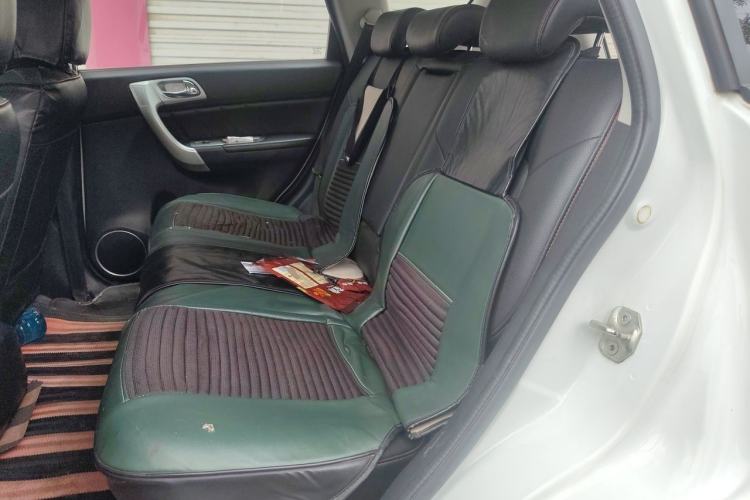 Used Haval H6 2016 Upgraded Model 1.5T Manual Two-Wheel Drive Elite Version Left Rear Seat